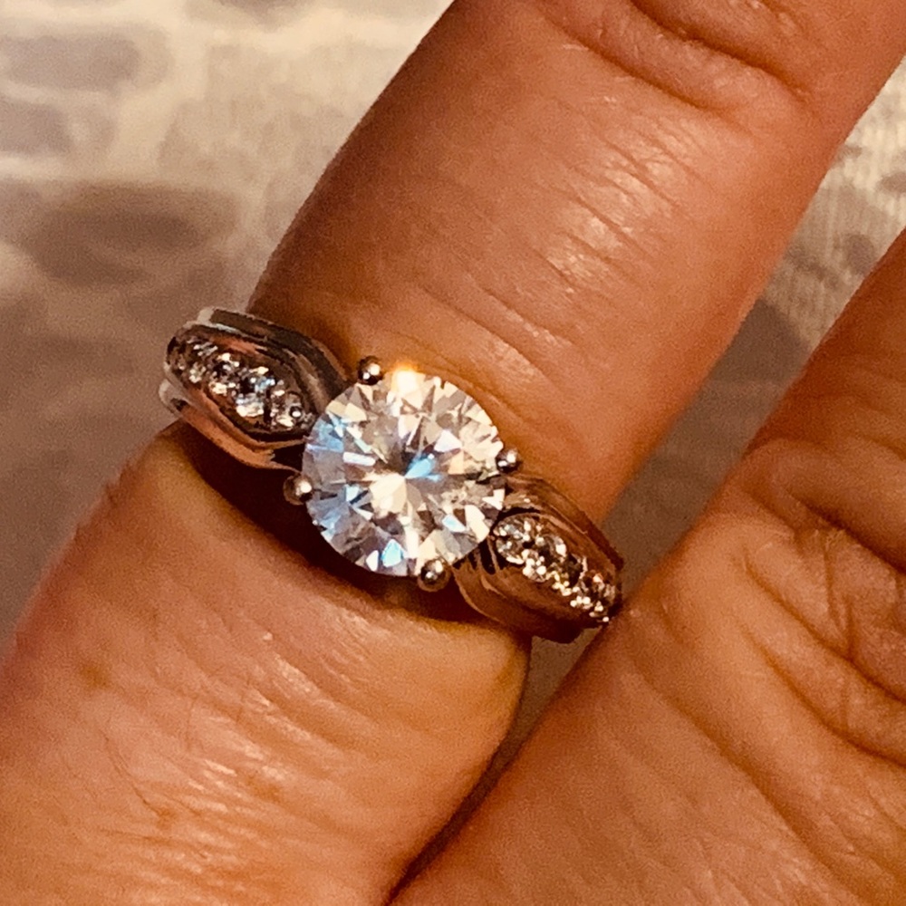 Stunning Sterling Silver Ring sz 6